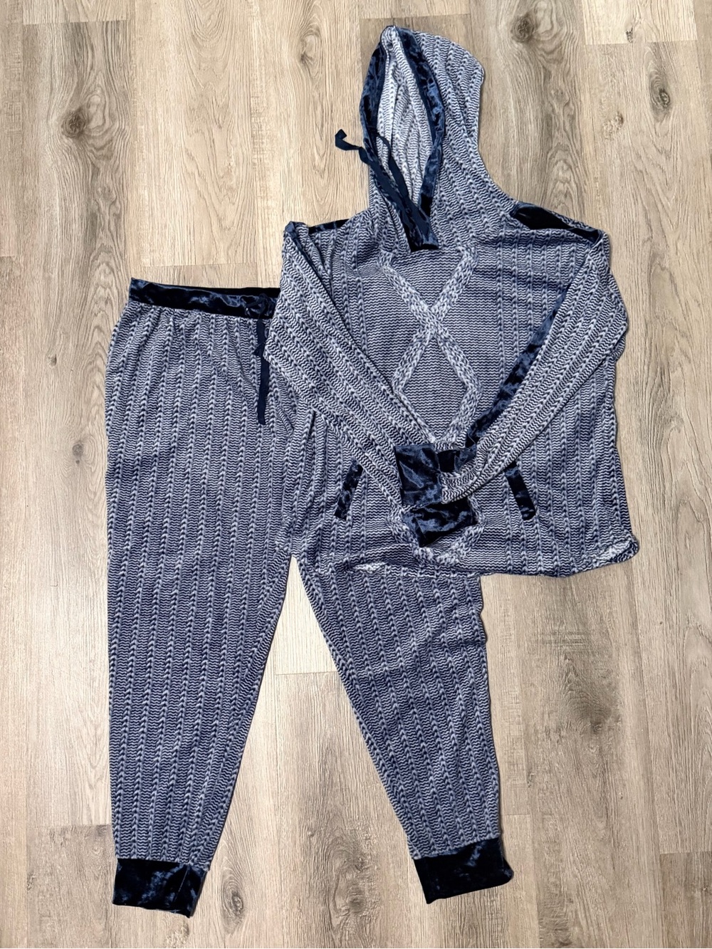Vera Wang Navy & White Hooded Lounge Pajama Set